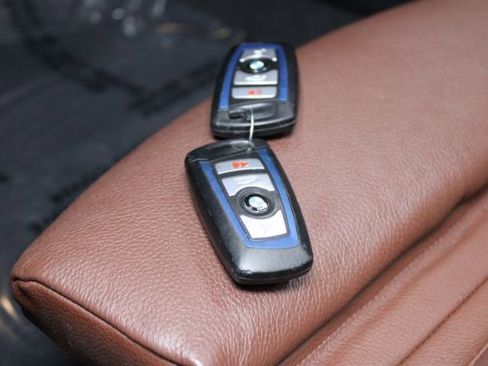 Used 2016 BMW 228i M-Sport image 13