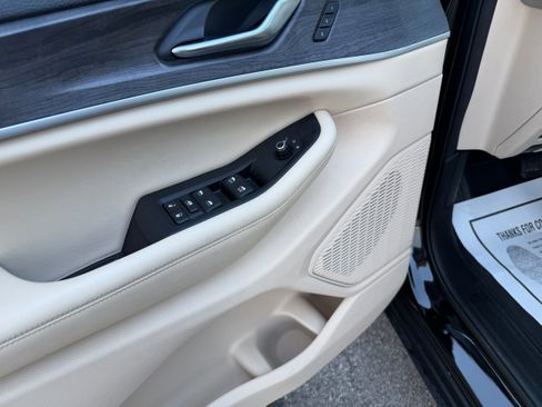 Used 2023 Jeep Grand Cherokee L Limited w/ Trailer Tow Group (B) image 8