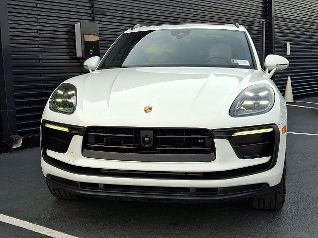 Certified 2026 Porsche Macan AWD/4WD image 10