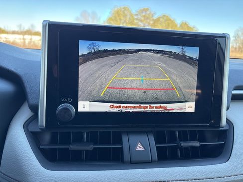 Used 2024 Toyota RAV4 XLE image 16