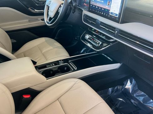 Certified 2025 Lincoln Corsair Grand Touring w/ Equipment Group 301A AWD/4WD image 16