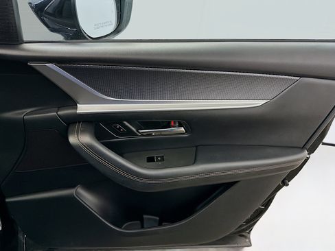 Used 2024 MAZDA CX-90 Plug-In Hybrid w/ Premium Pkg image 36