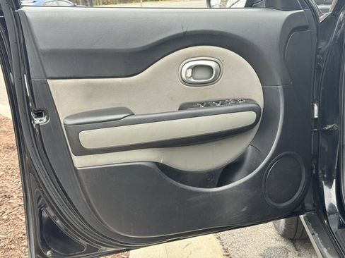Used 2018 Kia Soul image 17