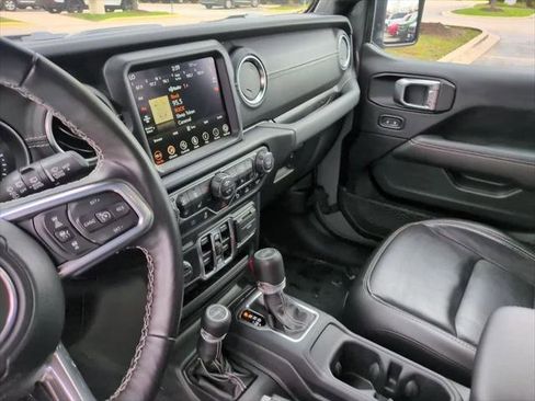 Certified 2022 Jeep Wrangler Unlimited Sahara w/ Cold Weather Group AWD/4WD image 28