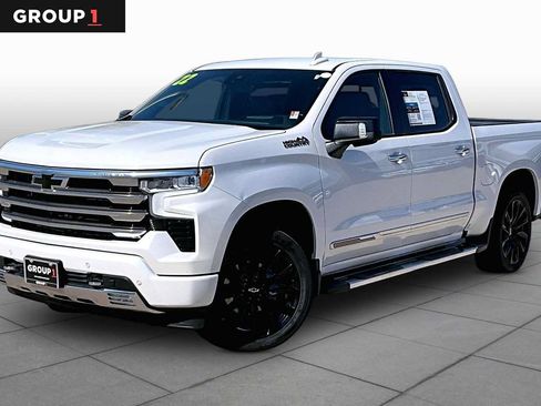 Used 2022 Chevrolet Silverado 1500 High Country w/ Technology Package AWD/4WD image 1