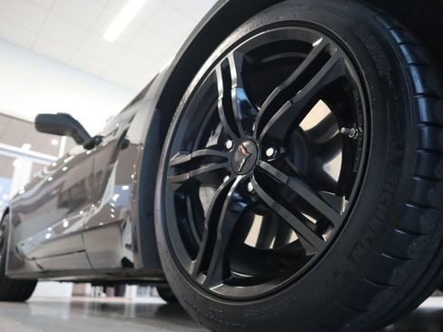 Used 2016 Chevrolet Corvette Stingray w/ Carbon Flash Badge Package image 8
