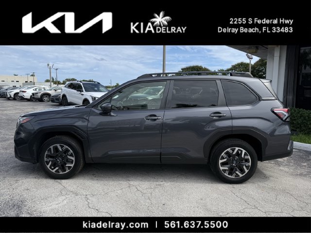 Used 2025 Subaru Forester Premium AWD/4WD image 5