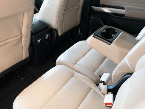 Used 2023 Ford Explorer Limited image 18