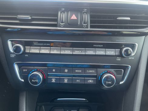 Used 2019 Kia Optima S image 28