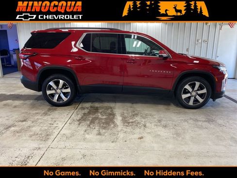 Used 2023 Chevrolet Traverse LT w/ LT Premium Package AWD/4WD image 1