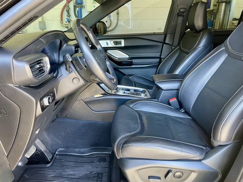 Used 2023 Ford Explorer ST w/ Equipment Group 401A AWD/4WD image 14