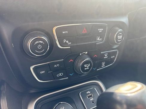 Used 2018 Jeep Compass Latitude w/ Popular Equipment Group AWD/4WD image 13