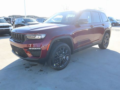 New 2025 Jeep Grand Cherokee Limited image 11