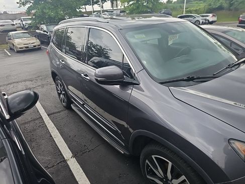 Used 2019 Honda Pilot Touring image 4
