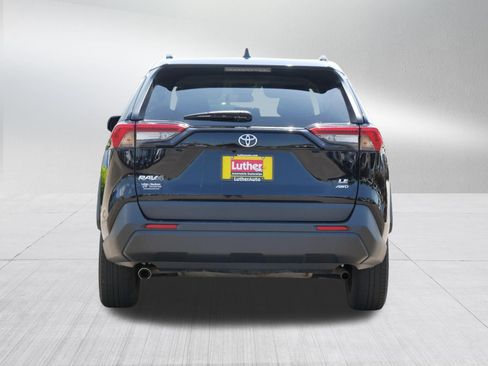 Used 2021 Toyota RAV4 LE AWD/4WD image 6