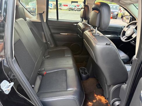 Used 2014 Jeep Compass Latitude FWD image 15