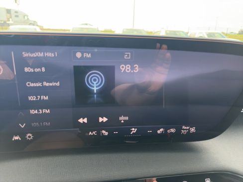 Used 2025 Buick Enclave Sport Touring image 19