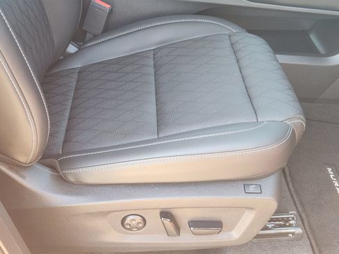 Certified 2025 Nissan Murano Platinum w/ Cargo Package AWD/4WD image 28