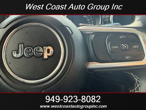 Used 2023 Jeep Wrangler Unlimited Sahara image 21