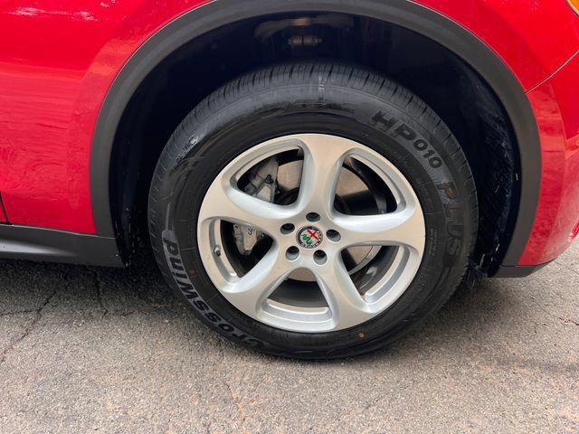Used 2020 Alfa Romeo Stelvio RWD image 32