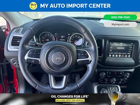 Used 2018 Jeep Compass Latitude w/ Popular Equipment Group AWD/4WD image 14