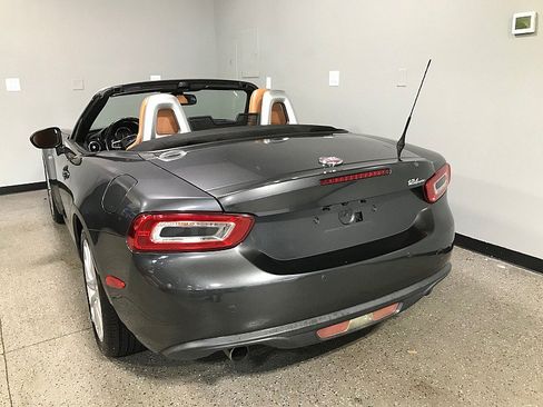 Used 2017 FIAT 124 Spider Lusso RWD image 7
