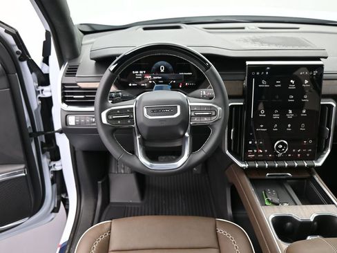 New 2026 GMC Acadia Denali Ultimate w/ LPO, Floor Liner Package image 21