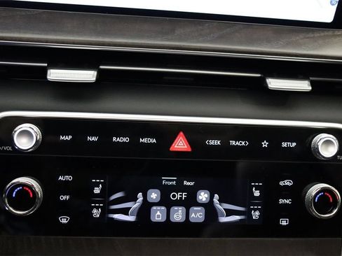 Certified 2025 Genesis GV80 3.5T Prestige AWD/4WD image 23