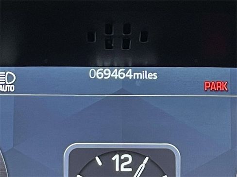 Used 2020 Land Rover Defender 110 First Edition image 42