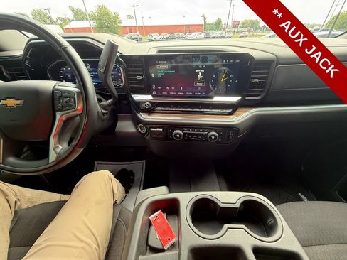 Used 2025 Chevrolet Silverado 2500 LT AWD/4WD image 24