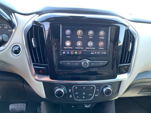 Used 2022 Chevrolet Traverse LS FWD image 22