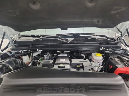 Used 2024 RAM 3500 Laramie image 33