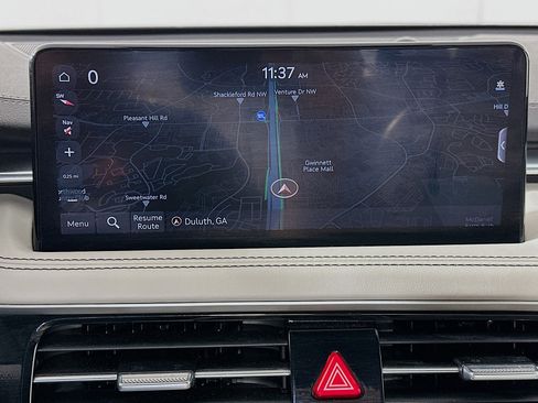 Used 2025 Genesis G70 2.5T image 22