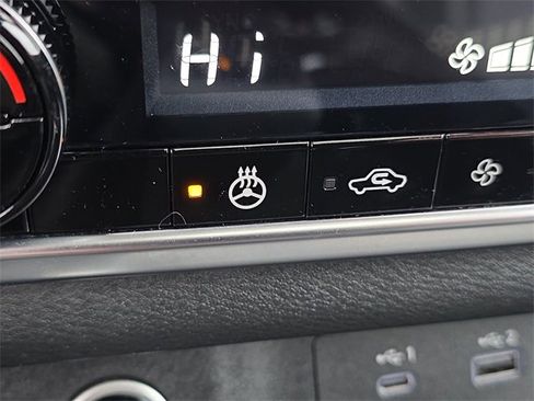 Certified 2022 Nissan Rogue SV w/ SV Premium Package image 33