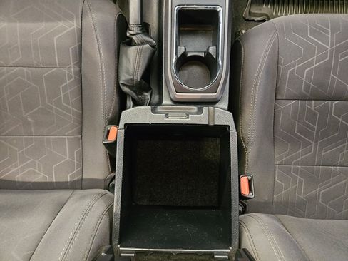 Used 2017 Toyota Tacoma TRD Off-Road w/ Tow Package (A/T) image 20