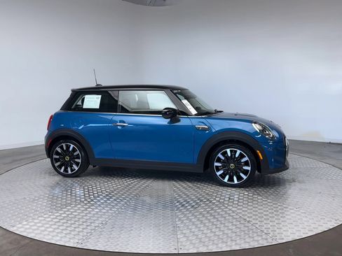 Used 2024 MINI Cooper SE FWD image 9