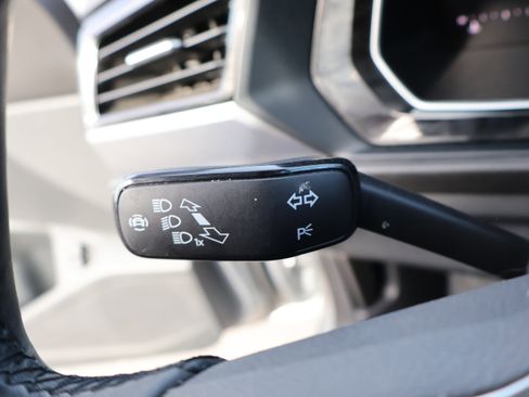 Used 2024 Volkswagen Jetta SE w/ Panoramic Sunroof Package image 33