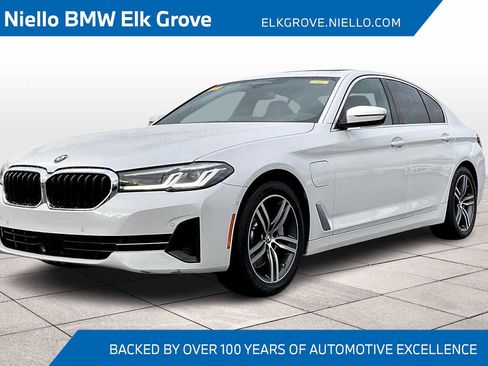 Used 2021 BMW 530e xDrive image 1