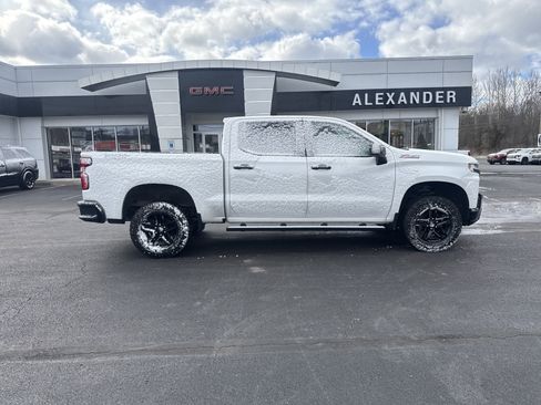 Used 2020 Chevrolet Silverado 1500 LT Trail Boss image 2