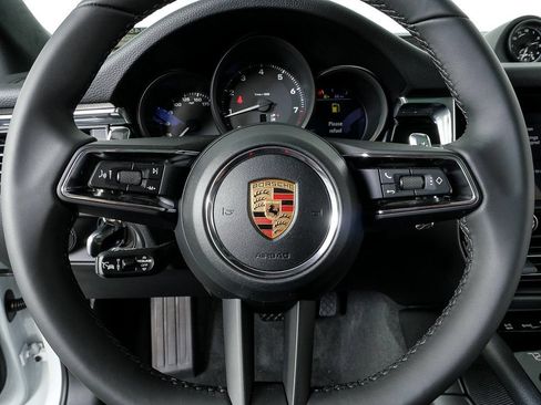 Used 2026 Porsche Macan AWD/4WD image 9