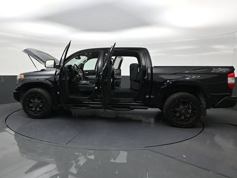 Used 2020 Toyota Tundra SR5 w/ SR5 Leather Package AWD/4WD image 30