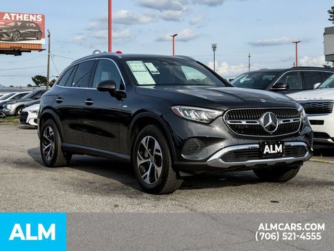 Used 2025 Mercedes-Benz GLC 350e 4MATIC image 5