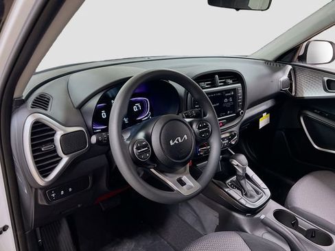 New 2025 Kia Soul LX w/ LX Technology Package image 9