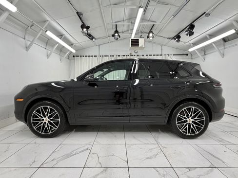 Certified 2026 Porsche Cayenne AWD/4WD image 2