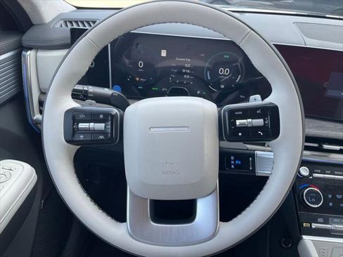 Used 2025 Hyundai Santa Fe Calligraphy image 19