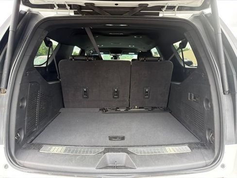 Used 2023 Chevrolet Suburban Premier AWD/4WD image 4