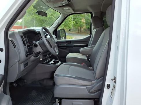 Used 2018 Nissan NV 3500 S RWD image 7
