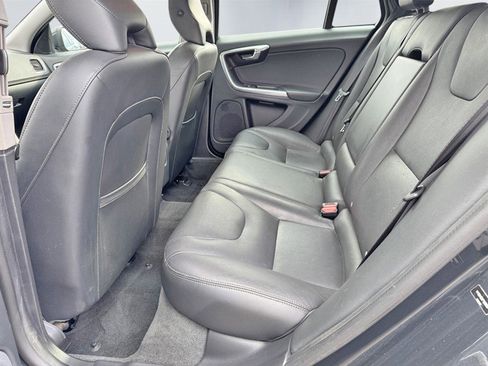 Used 2015 Volvo V60 T5 Platinum image 20