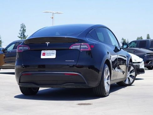 Used 2023 Tesla Model Y Long Range AWD/4WD image 6