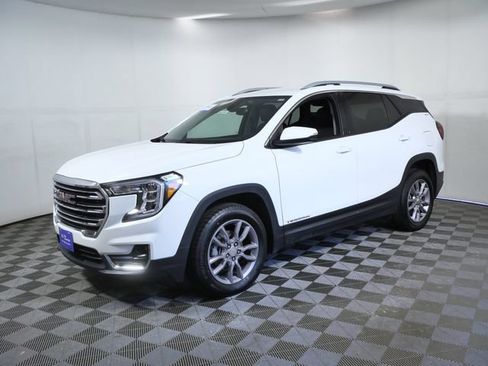 Used 2024 GMC Terrain SLT AWD/4WD image 5